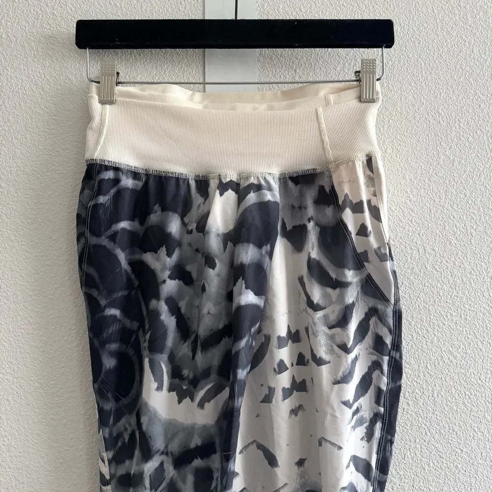 Lululemon Dance To Yoga Pant Pretty Plume Angel Wing Black Boyfriend Fit